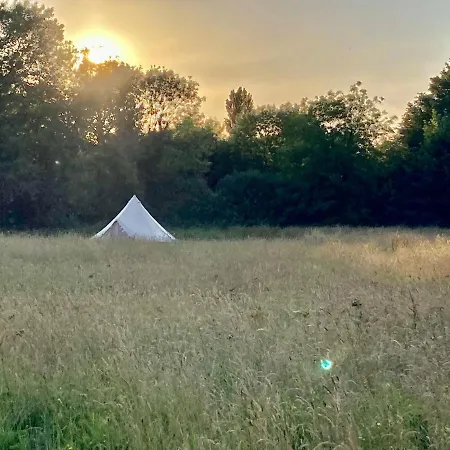 Luxury tent Tin And Canvas Glamping Pickering, Canvas Capers Bell Tent