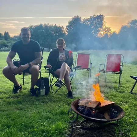 Luxury tent Tin And Canvas Glamping Pickering, Canvas Capers Bell Tent *