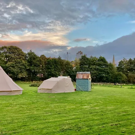 Tin And Canvas Glamping Pickering, Canvas Capers Bell Tent Pickering