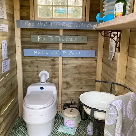 Tin And Canvas Glamping Pickering, Canvas Capers Bell Tent Luxury tent *