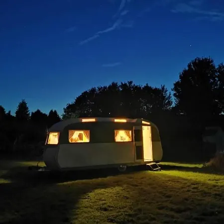 Luxury tent Tin And Canvas Glamping Pickering, Canvas Capers Bell Tent