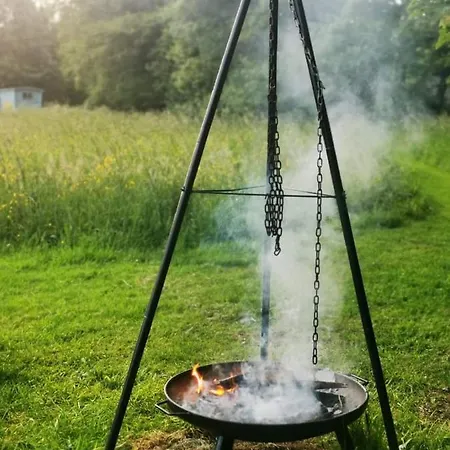 Tin And Canvas Glamping Pickering, Canvas Capers Bell Tent Pickering