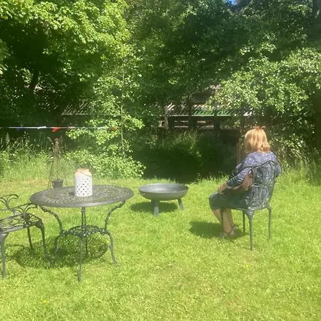 Tin And Canvas Glamping Pickering, Canvas Capers Bell Tent Pickering