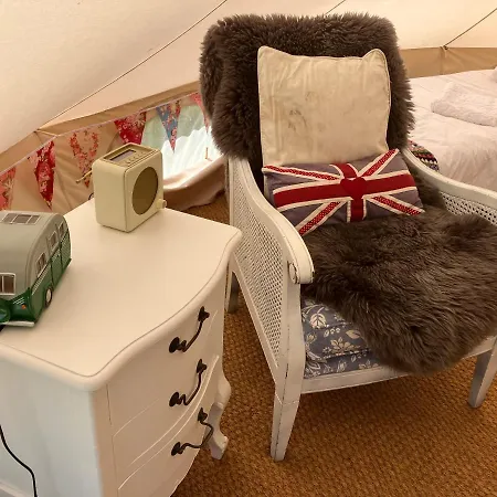 Tin And Canvas Glamping Pickering, Canvas Capers Bell Tent